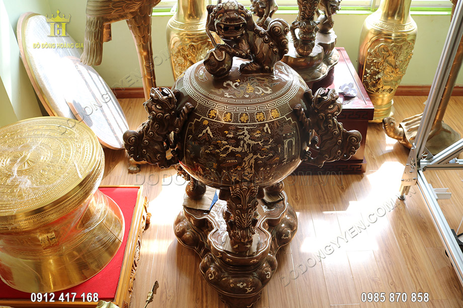 Đỉnh đồng ngũ sắc trưng bày phòng khách đẹp 